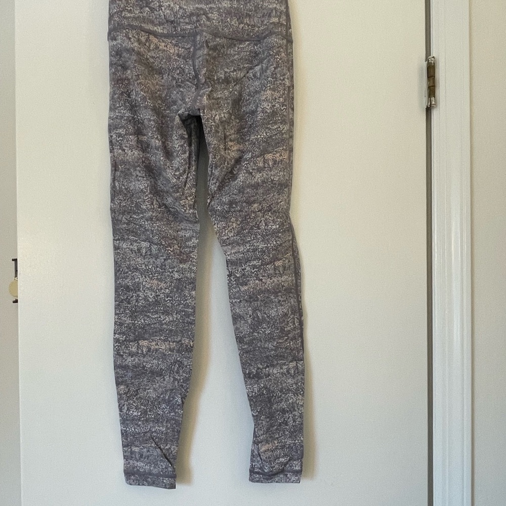 lululemon athletica Gray Leggings with Slim Fit and Stretchy Fabric